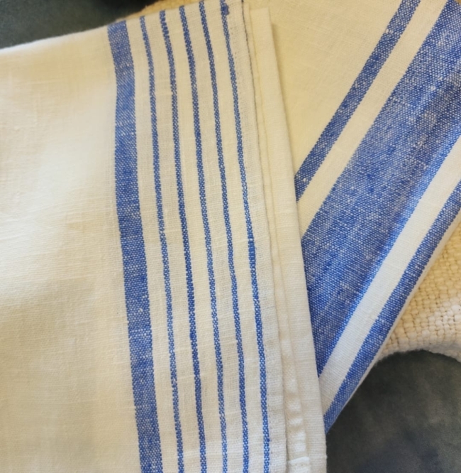 Pure Linen Tea Towels Off white/blue STRIPE Pure Linen Tea Towels Off white/blue STRIPE