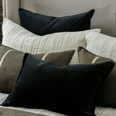 Piega Black Cushion