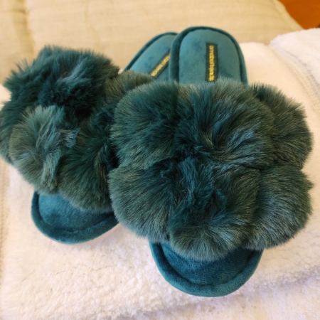 Fluffy Slippers EMERALD Cosy Luxe