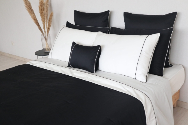 Glamorous Quilt Set Black Sateen