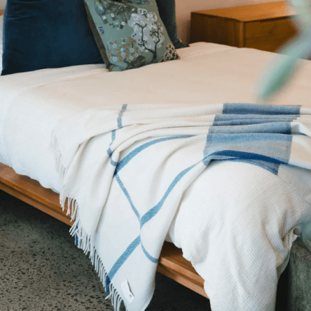 NZ Wool Throw Wakarua White | Ruanui
