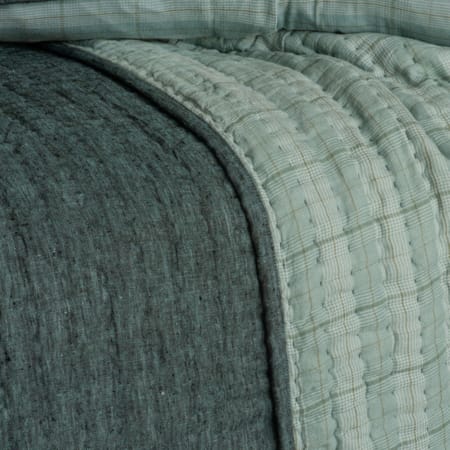 Misaka Mallard Bedspread Close Up WEB