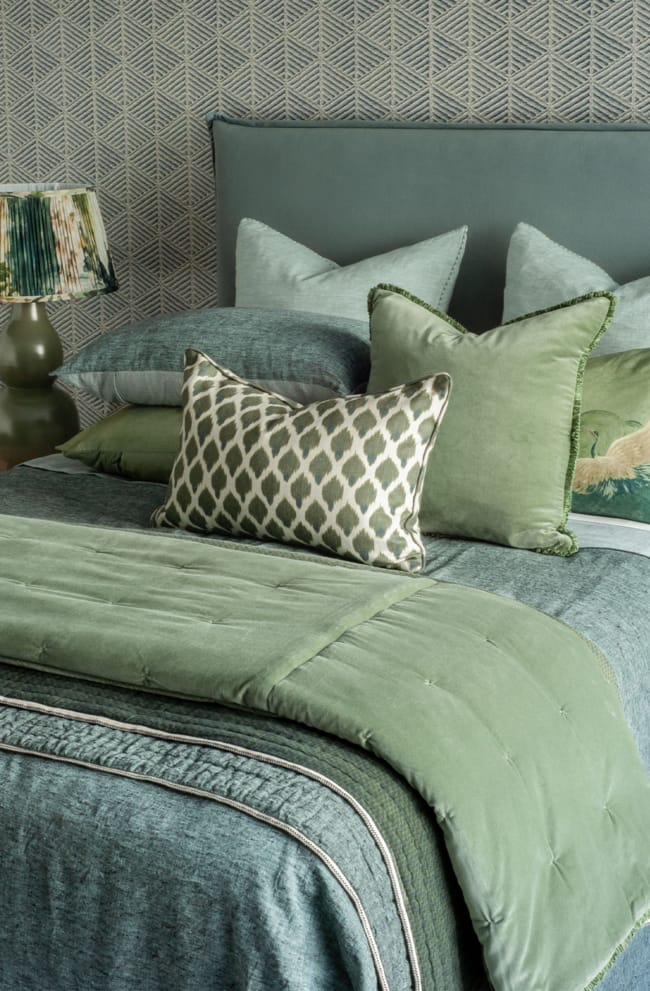 Anello Spruce Comforter Styled