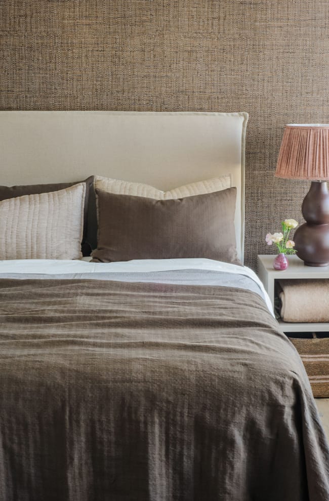 Meiya Cocoa bedspread Styled