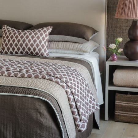 Meiya Cocoa with Appetto Cocoa, Ricamo Driftwood, Kasumi Rosewood and Orlare Natural Main Bed