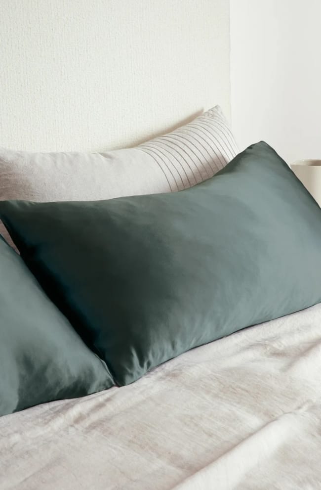 SilkPillowcaseOceanCloseUp